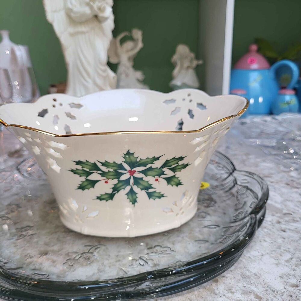 Lenox Holiday Basket with Gold Trim